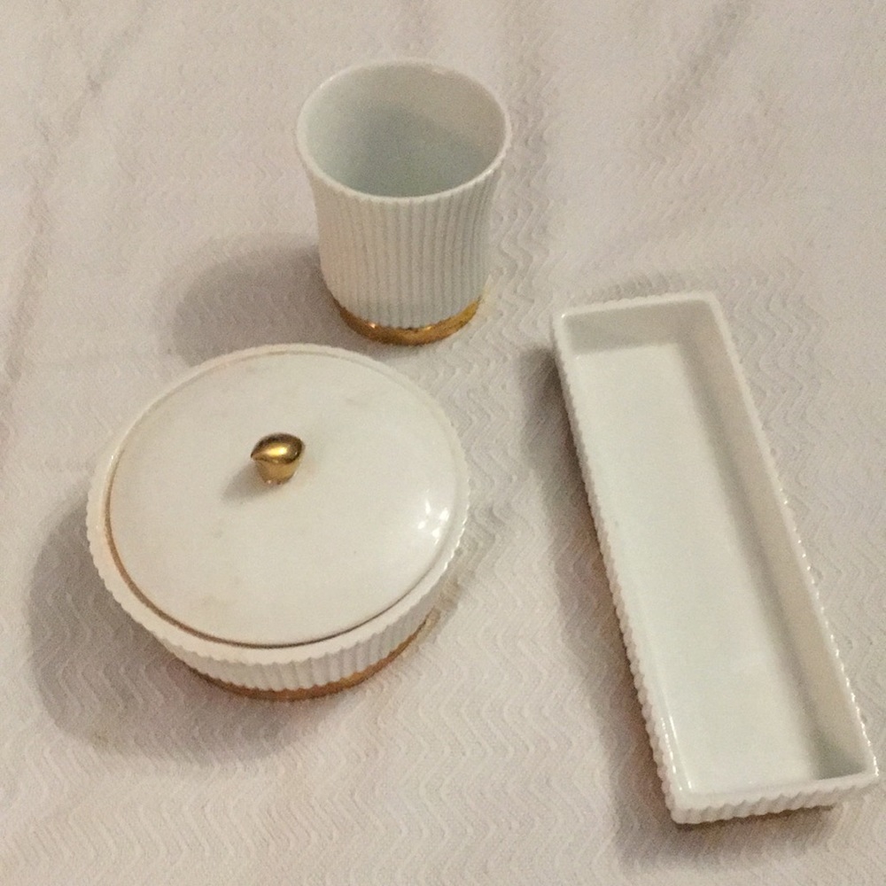 Estée Lauder 2006 year 3 piece vanity set